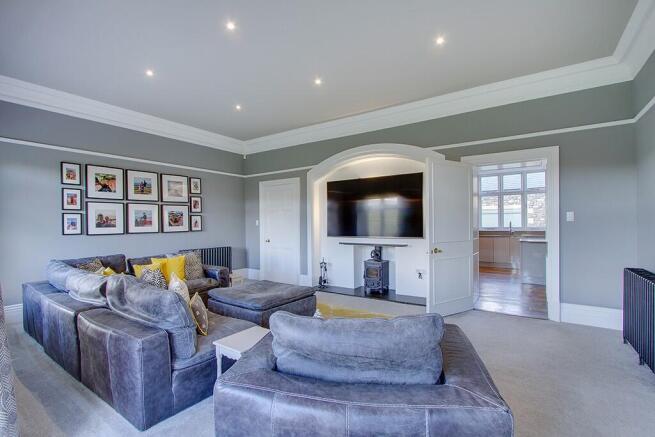 8 bed Detached for sale Image 12