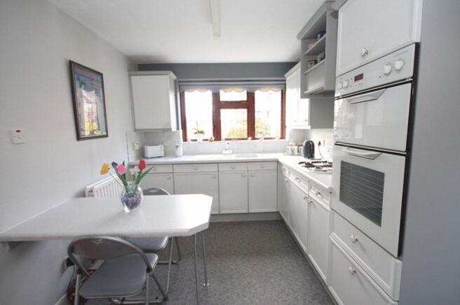 kitchen .