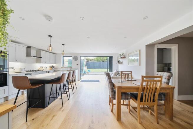 Kitchen/Dining Room