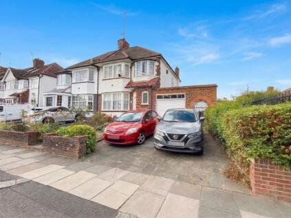 Brookdale, London, N11