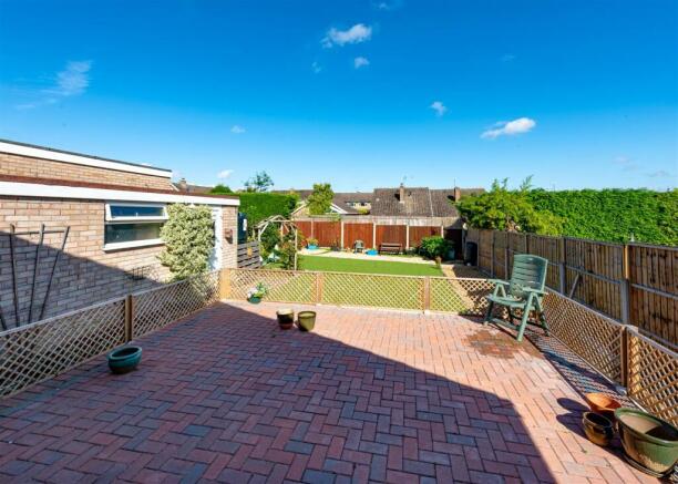 11 Romsley View-gdn1.jpg