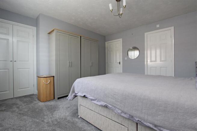 Master bedroom..jpg
