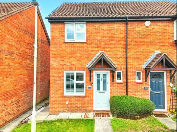 2-bed terraced on Thornborough Avenue, South Woodham Ferrers, Chelmsford, Essex, CM3, £300,000