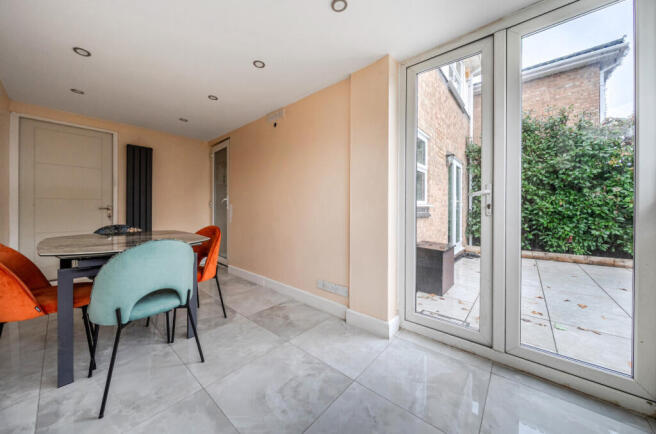 1392937-22-693bf6...