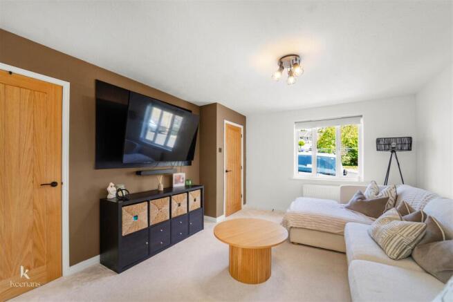 3 bed Semi-Detached for sale Image 11