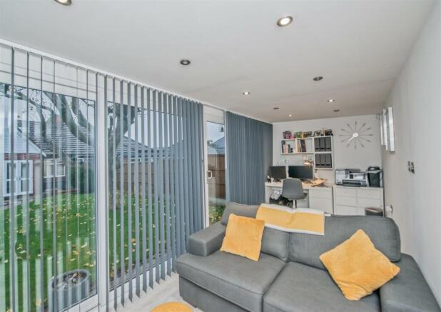 Garden Room / Home Office: