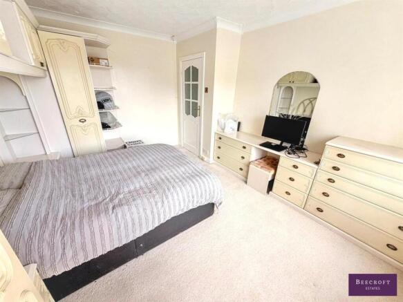 2 bed Semi-Detached Bungalow for sale Image 7