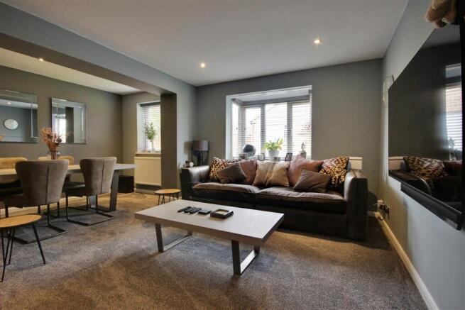 4 bed Detached for sale Image 4
