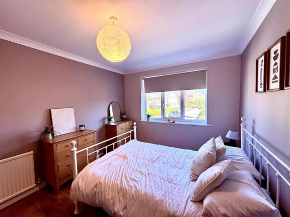 2 bed Flat for sale Image 10