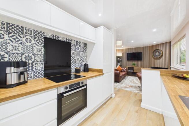 2 bed Apartment for sale Image 8