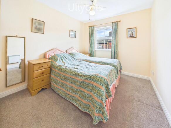 2 bed Penthouse for sale Image 8