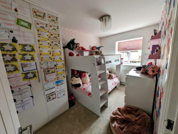 bed 2.jpg