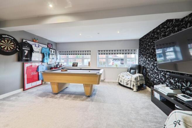 4 bed Detached for sale Image 9