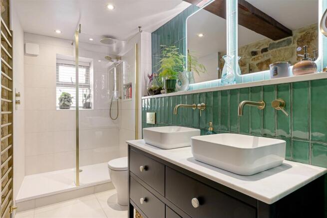 3 bed Terraced for sale Image 10