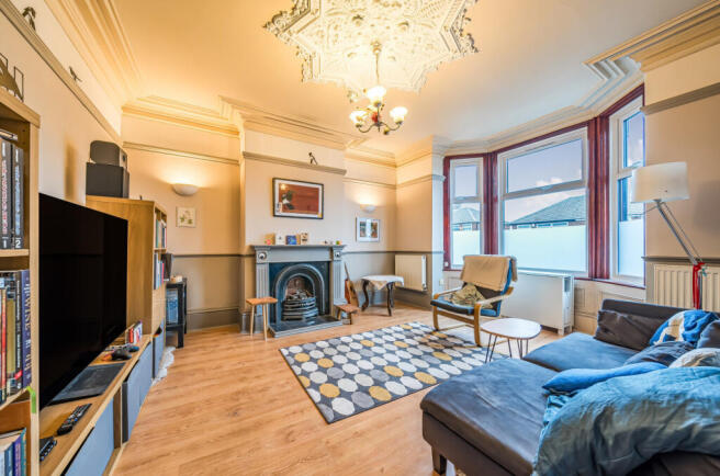 1368868-11-68f218...