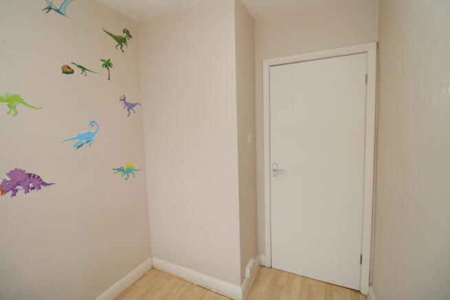 3 bed Semi-Detached to rent Image 12