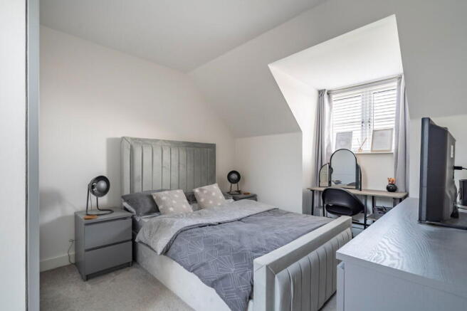 3 bed Semi-Detached for sale Image 10