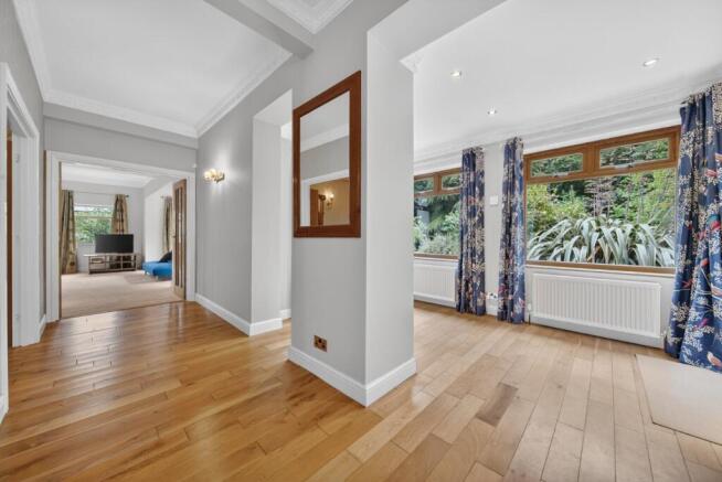 5 bed Detached for sale Image 5