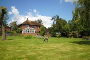 Fairholme, Vale View Drive, Beech Hill, Reading RG7 2BD