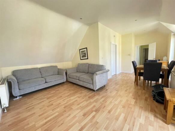lounge 3.jpg