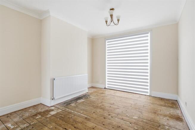 3 bed Terraced for sale Image 7