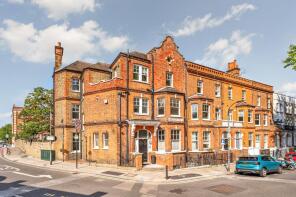 124, Baron's Court Road, London W14 9DX