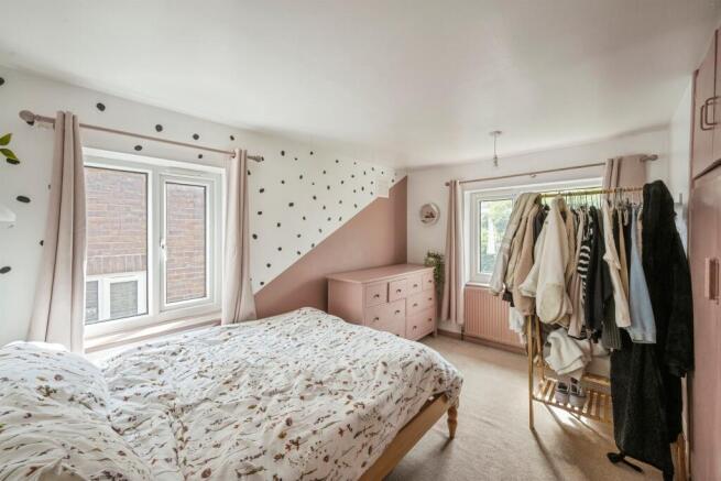 3 bed Semi-Detached for sale Image 12