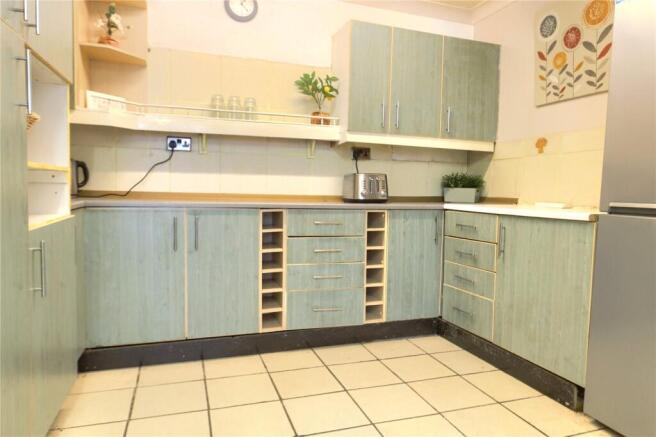 2 bed Flat for sale Image 8