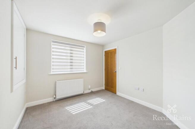 3 bed Apartment to rent Image 10