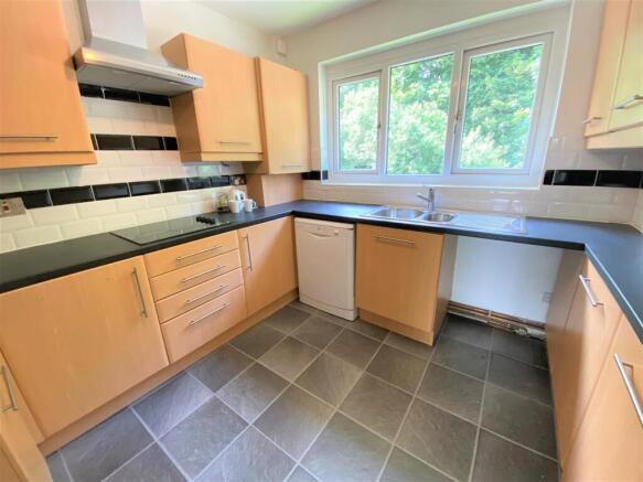 2 bed Flat to rent Image 6