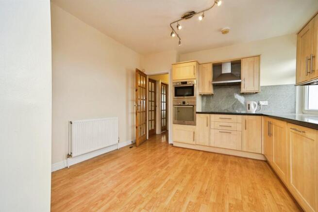 2 bed Semi-Detached for sale Image 10