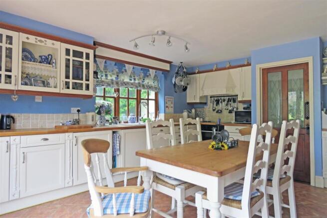 Kitchen / Breakfast Room