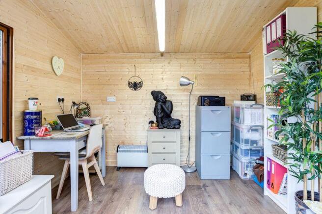 GARDEN OFFICE