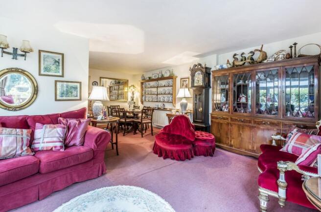 Sitting/dining room