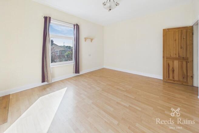 2 bed Terraced to rent Image 5