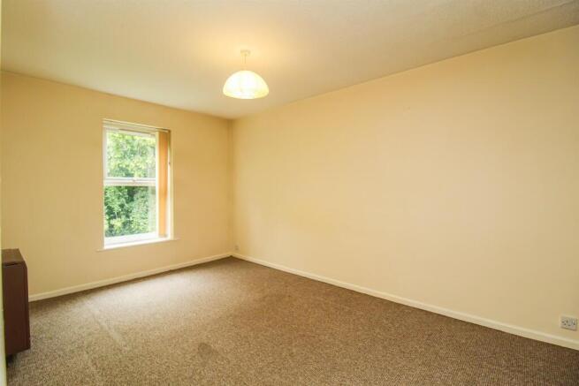 2 bed Apartment for sale Image 4