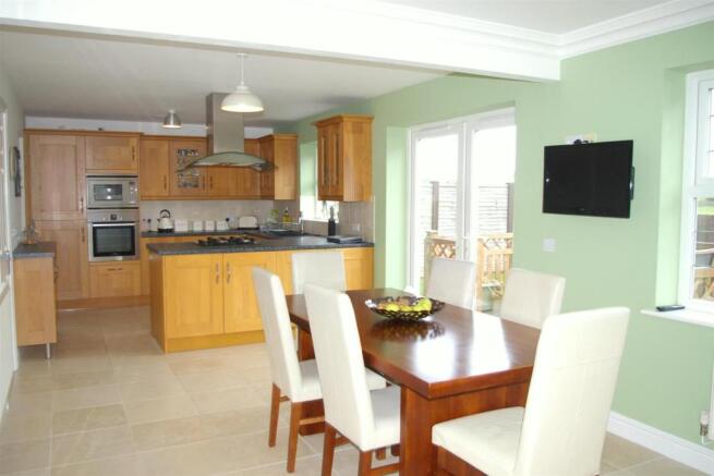 Kitchen/Dining Room