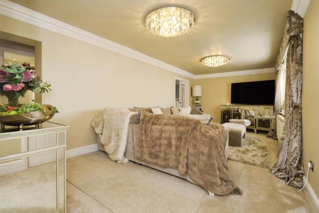 3 bed Detached Bungalow for sale Image 4