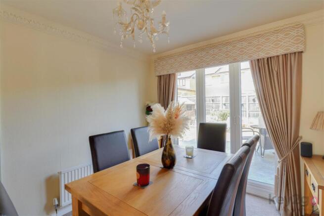 4 bed Detached for sale Image 6