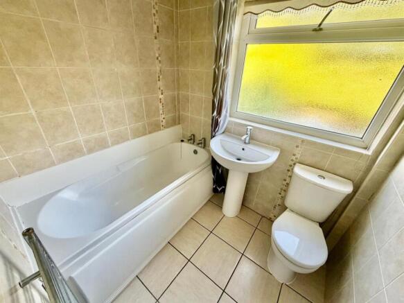 3 bed Semi-Detached for sale Image 9