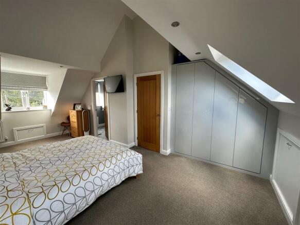 MAIN BEDROOM