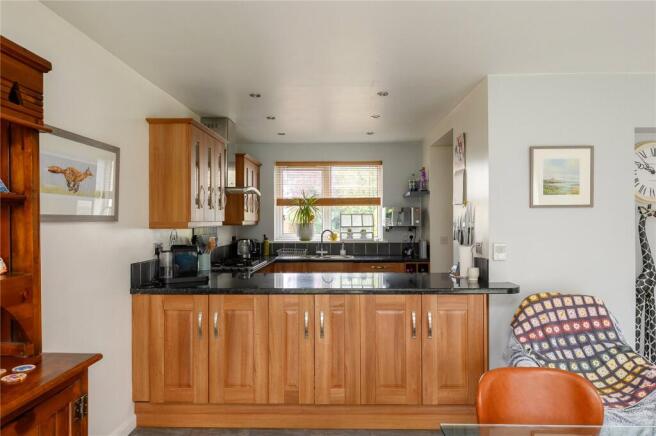 5 bed Semi-Detached for sale Image 6