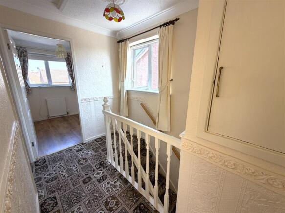 3 bed Semi-Detached for sale Image 9