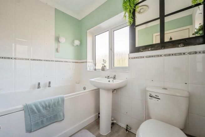 3 bed Semi-Detached for sale Image 9