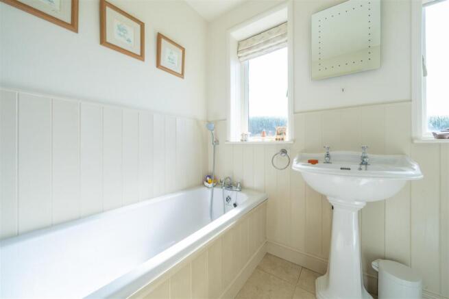 Bedroom 2 Ensuite