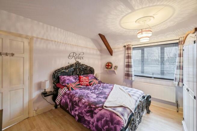 3 bed Semi-Detached for sale Image 11