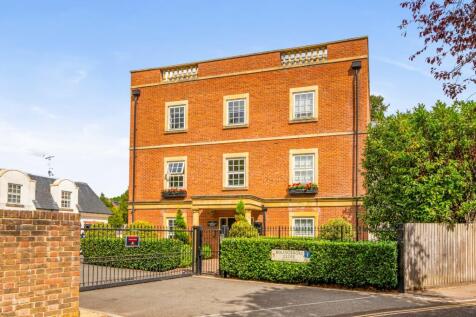 Lightoller House, Bolingbroke Close, Cockfosters, EN4