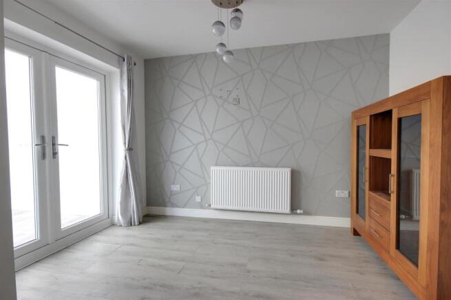 3 bed Semi-Detached for sale Image 6