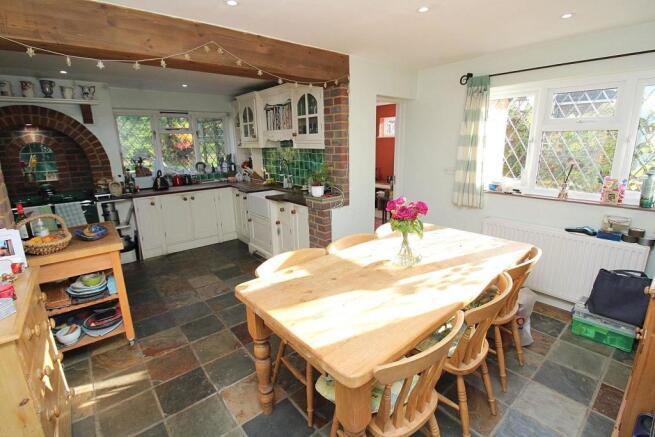 Kitchen1.JPG