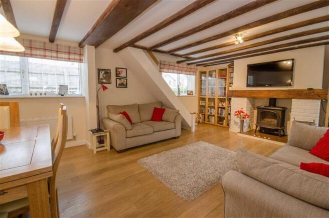 LOUNGE / DINING ROOM